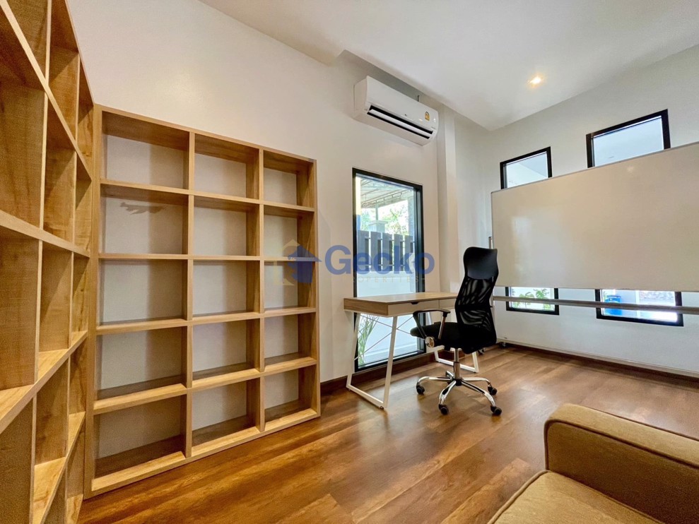 2 Bedrooms House  East Pattaya H011456 (Photo 2)