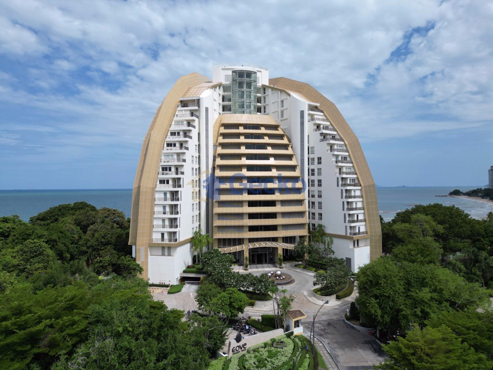 4 Bedrooms Condo in The Cove Pattaya Wongamat C005121 (Photo 1)