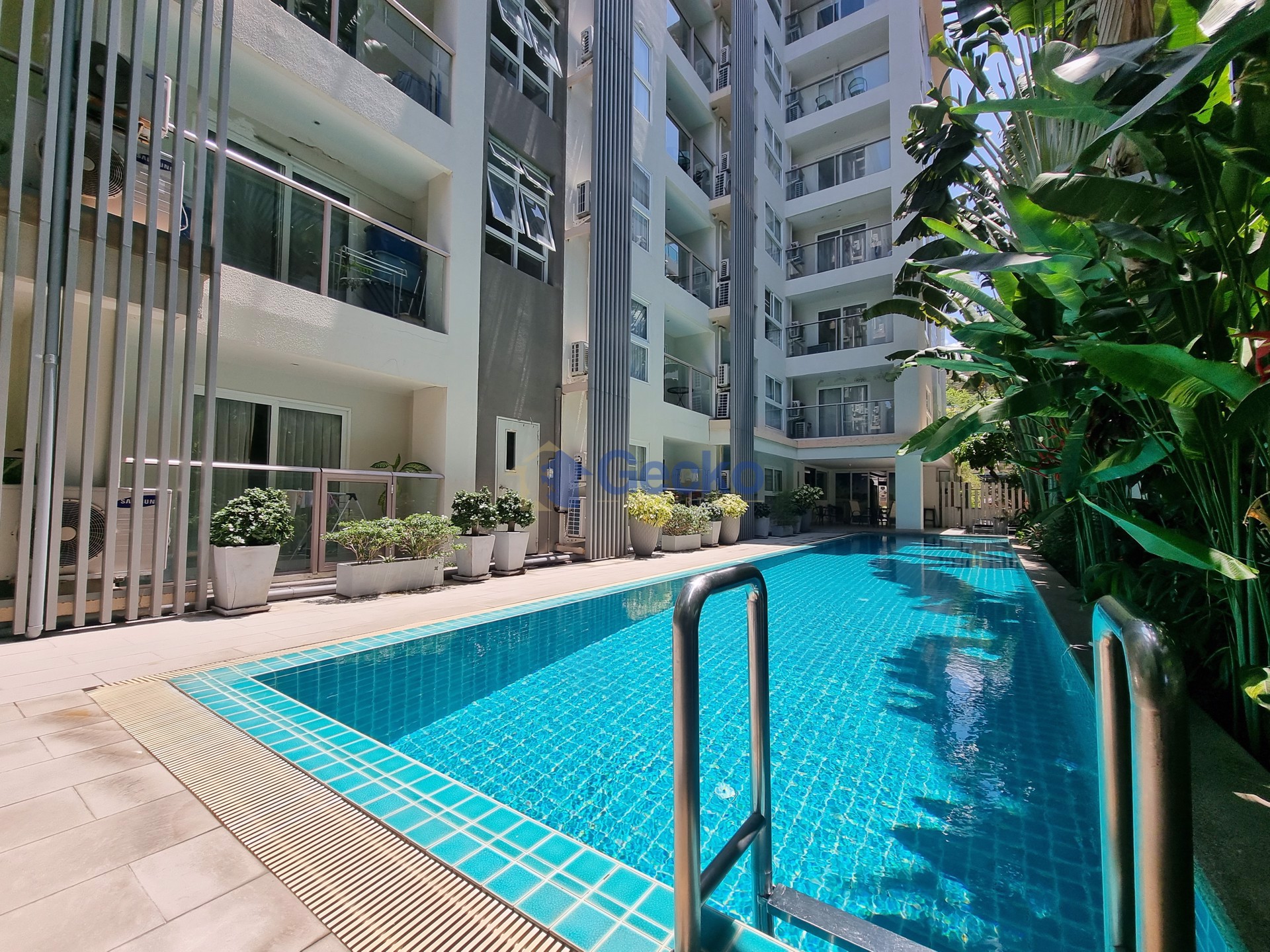 1 ห้องนอน คอนโดมิเนี่ยม in The Place พระตำหนัก C011473