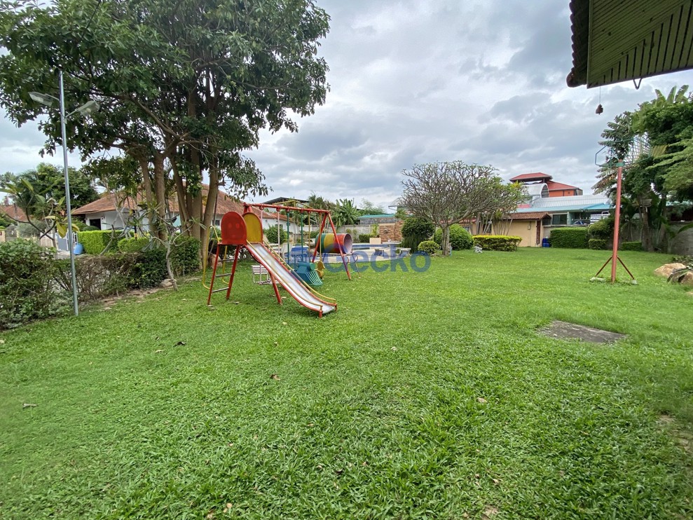 Pattaya Hill Village 1 (Photo 2)