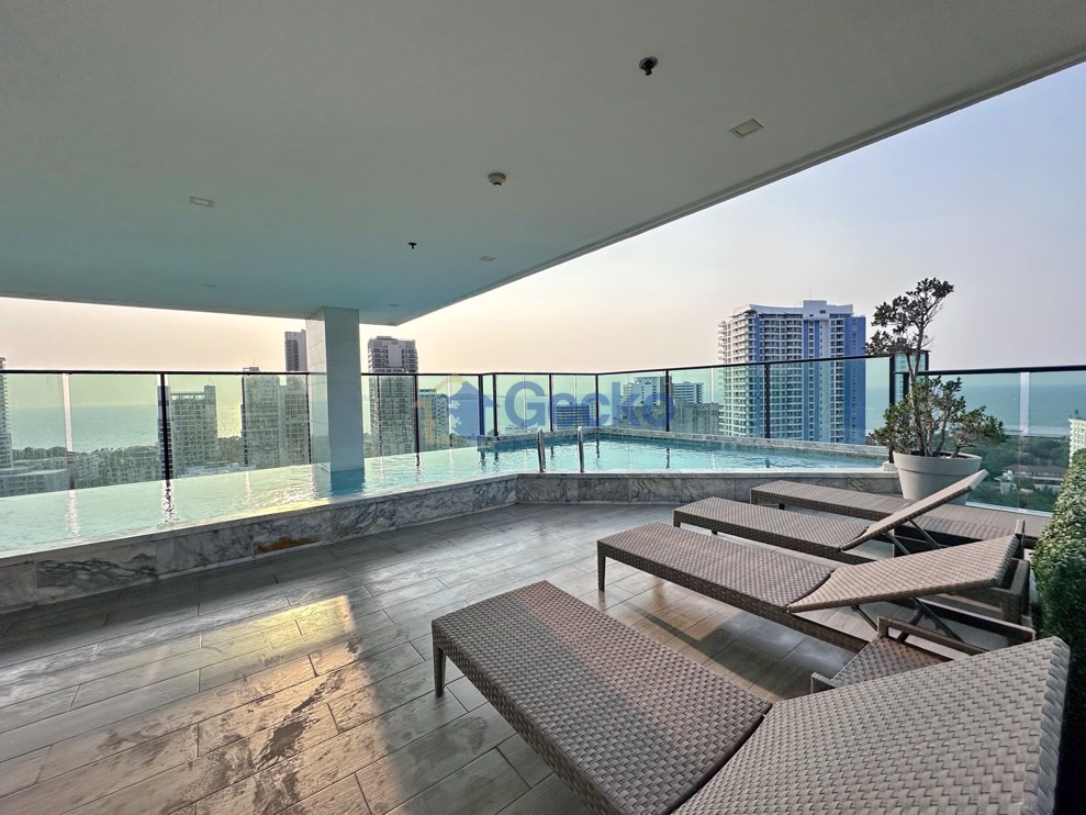 1 Bedroom Condo in The Jewel Pratumnak Pratumnak C011474 (Photo 2)