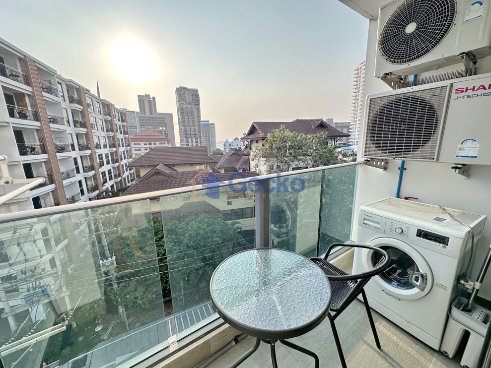 1 Bedroom Condo in The Jewel Pratumnak Pratumnak C011474 (Photo 3)