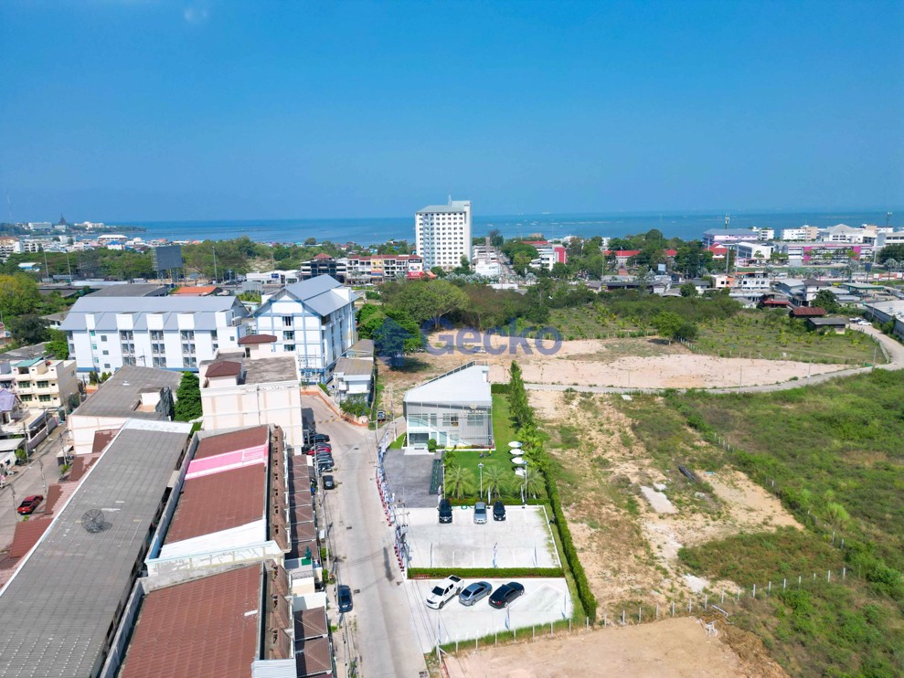 2 Bedrooms Condo in The Coral Pattaya North Pattaya C011463 (Photo 2)