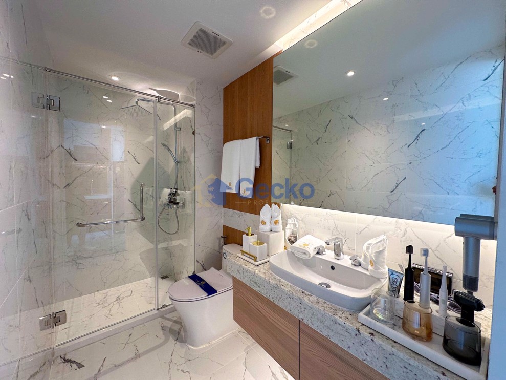 2 Bedrooms Condo in The Coral Pattaya North Pattaya C011463 (Photo 4)