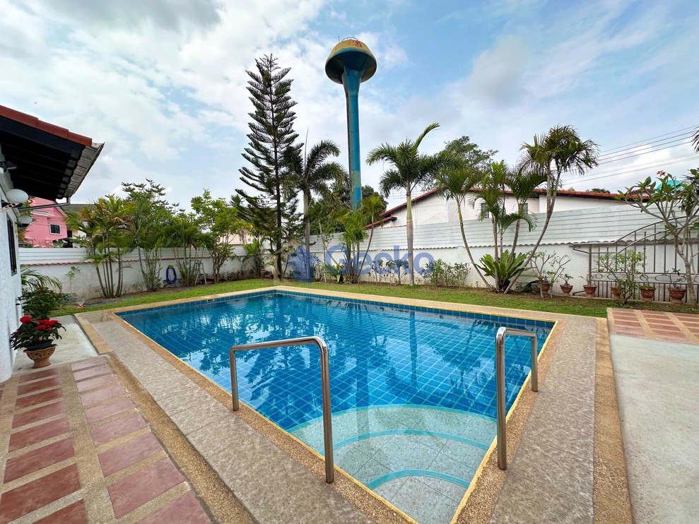 3 Bedrooms House in Mabprachan Gardens  East Pattaya H011489 (Photo 3)