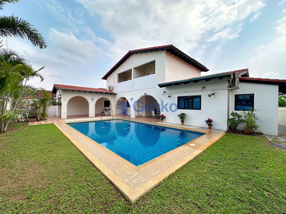 3 Bedrooms House in Mabprachan Gardens  East Pattaya H011489 (Photo 4)
