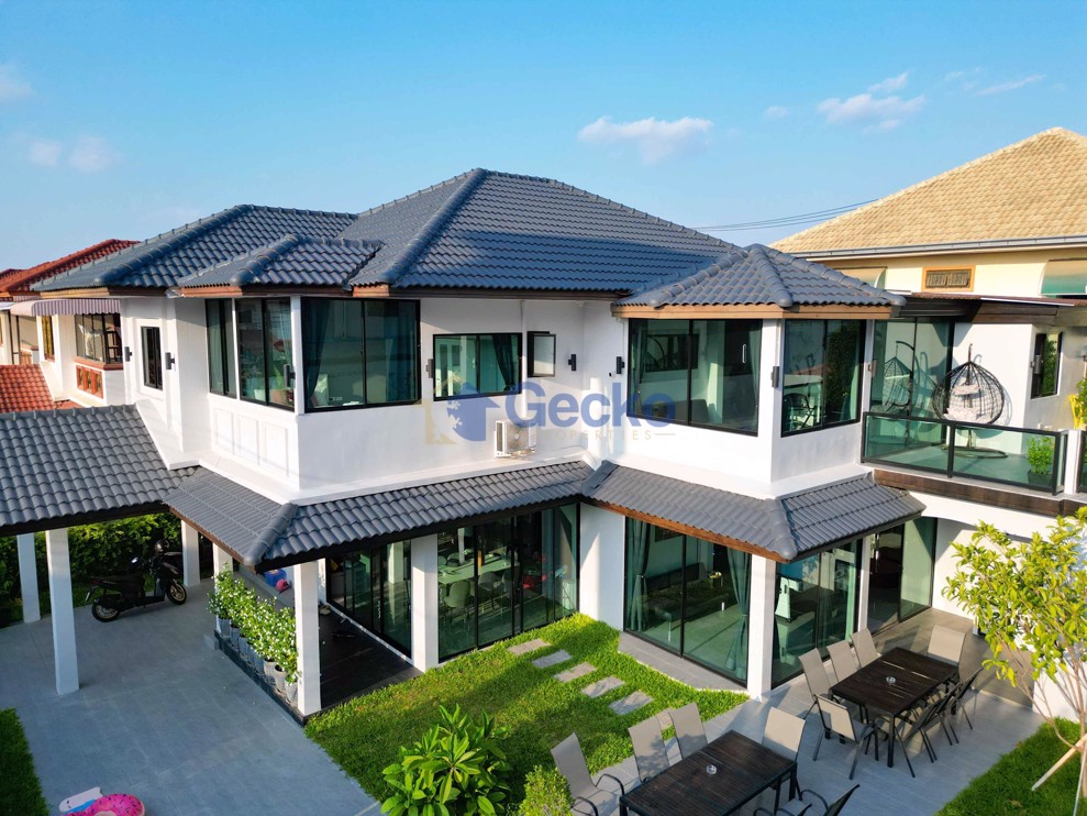 7 ห้องนอน บ้าน in Eakmongkol 2/2  พัทยาตะวันออก H011498 (Cover Photo)