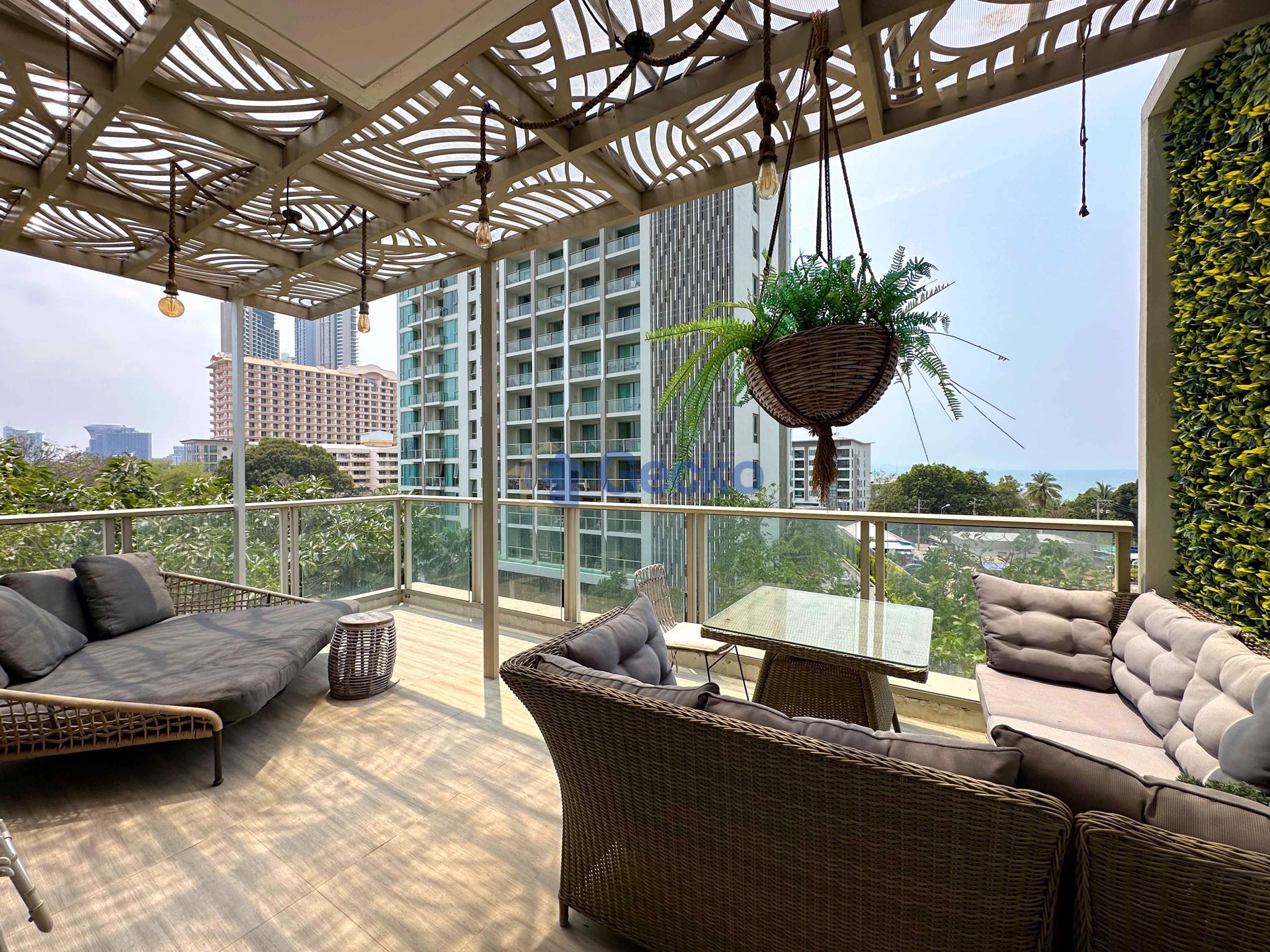 1 ห้องนอน คอนโดมิเนี่ยม in The Riviera Wongamat วงศ์อมาตย์ C011509