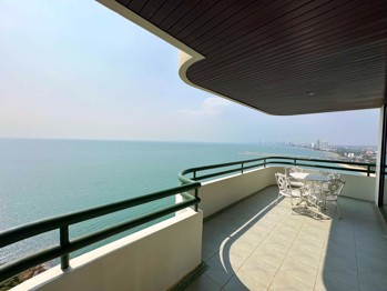 3 Bedrooms Condo in Sunset Height Condominium Na Jomtien C011520