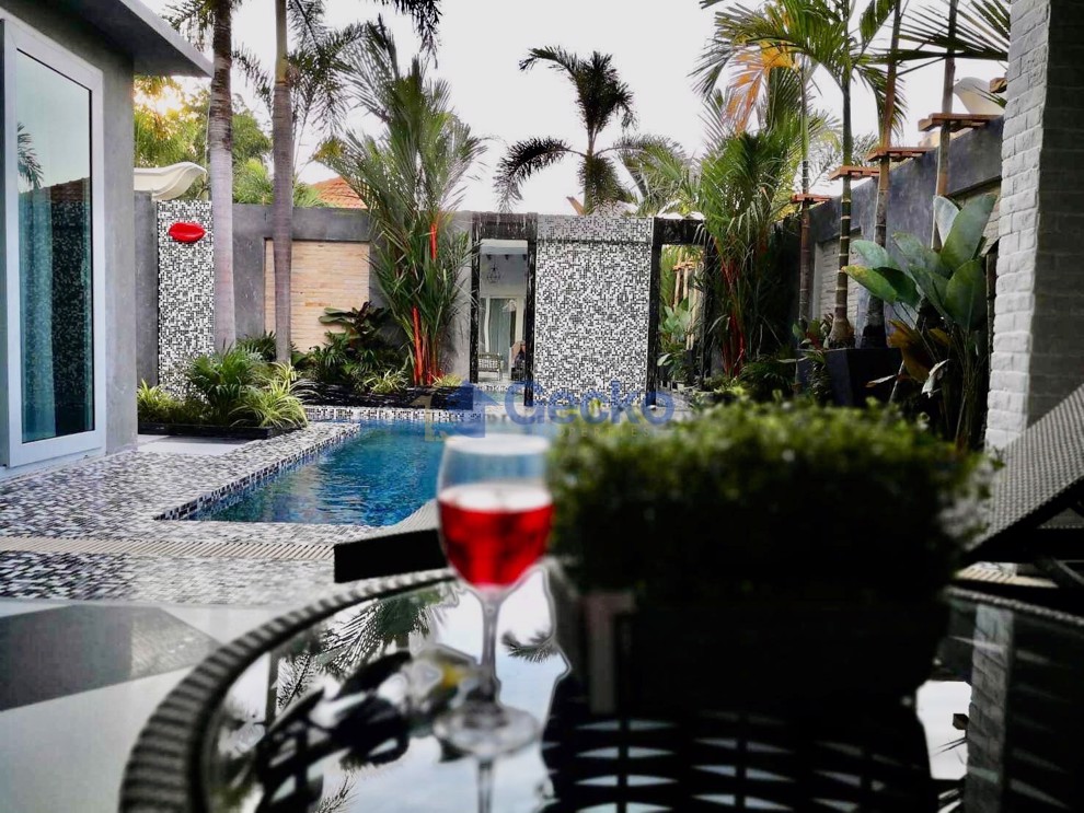 1 Bedroom House in Majestic Residence  Pratumnak H011523 (Photo 3)