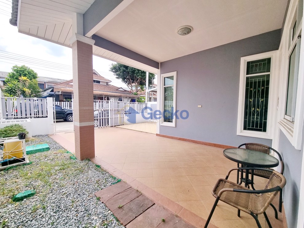 2 Bedrooms House in Chokchai Village 8  East Pattaya H011524 (Photo 3)