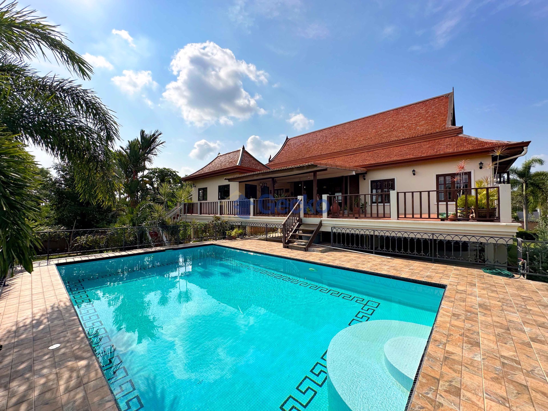3 Bedrooms House  Huay Yai H011527