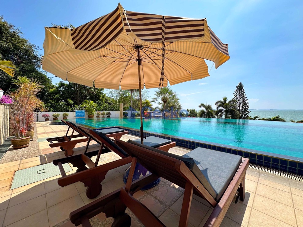 2 Bedrooms Condo in Baan Rimpha North Pattaya C006957 (Photo 1)