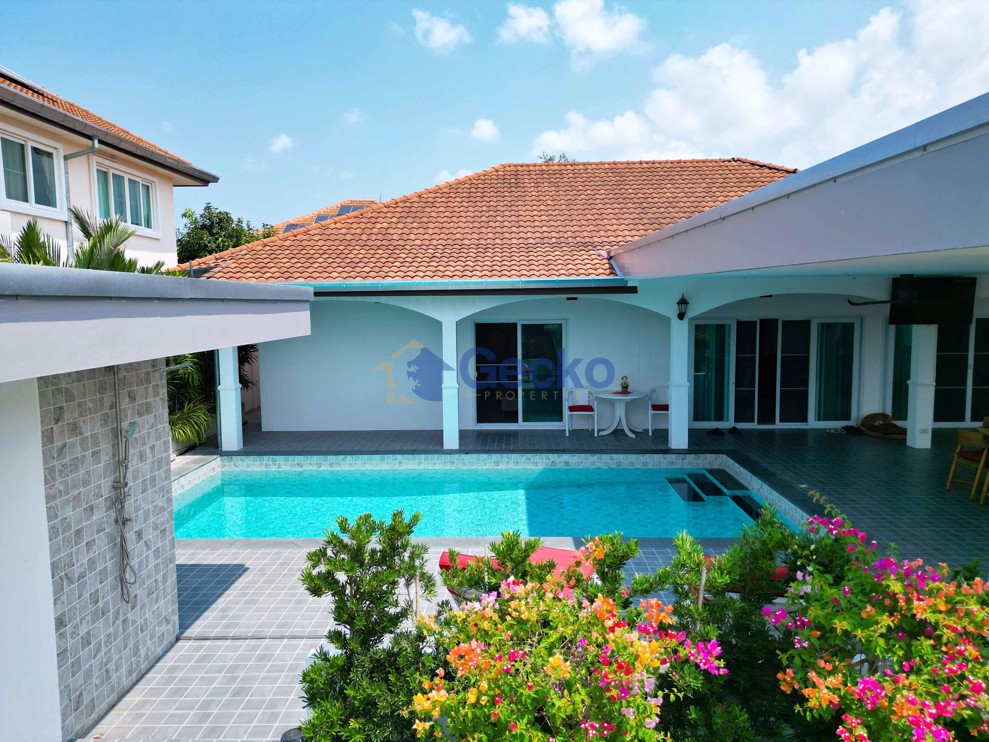 3 Bedrooms House  East Pattaya H011534 (Photo 1)