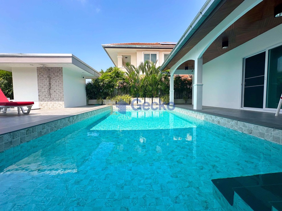 3 Bedrooms House  East Pattaya H011534 (Photo 3)