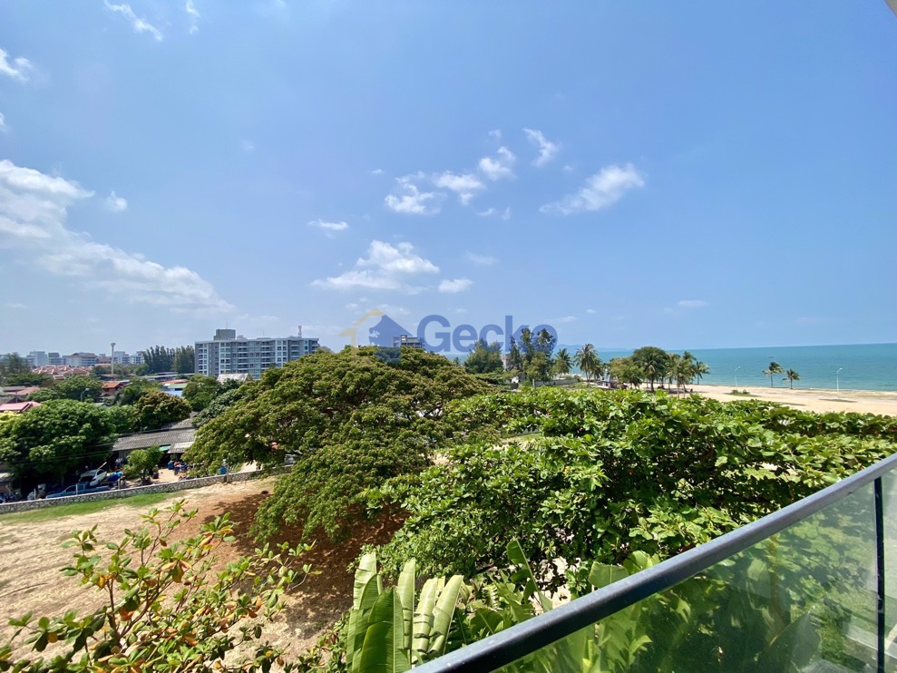 1 Bedroom Condo in Beachfront Jomtien Residence Na Jomtien C011546 (Cover Photo)