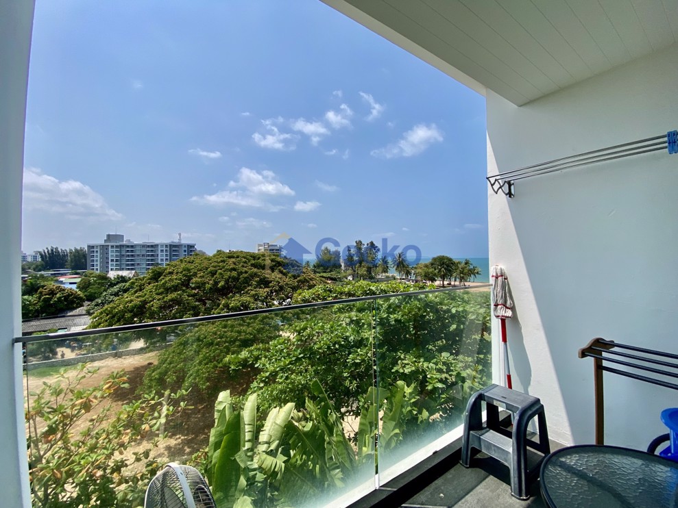 1 Bedroom Condo in Beachfront Jomtien Residence Na Jomtien C011546 (Photo 1)