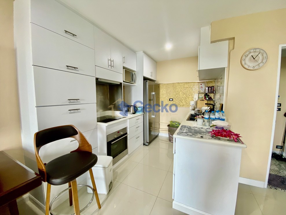 1 Bedroom Condo in Beachfront Jomtien Residence Na Jomtien C011546 (Photo 2)