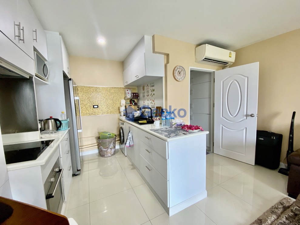 1 Bedroom Condo in Beachfront Jomtien Residence Na Jomtien C011546 (Photo 3)
