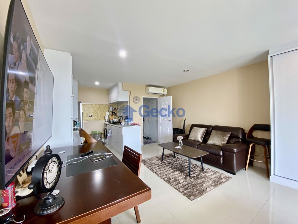 1 Bedroom Condo in Beachfront Jomtien Residence Na Jomtien C011546 (Photo 4)