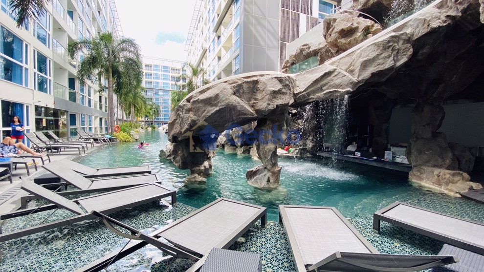 Studio Condo in Centara Avenue Residence and Suites Central Pattaya C011555 (Cover Photo)