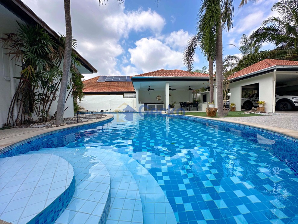 3 Bedrooms House in Freeway Villas  East Pattaya H008486 (Cover Photo)