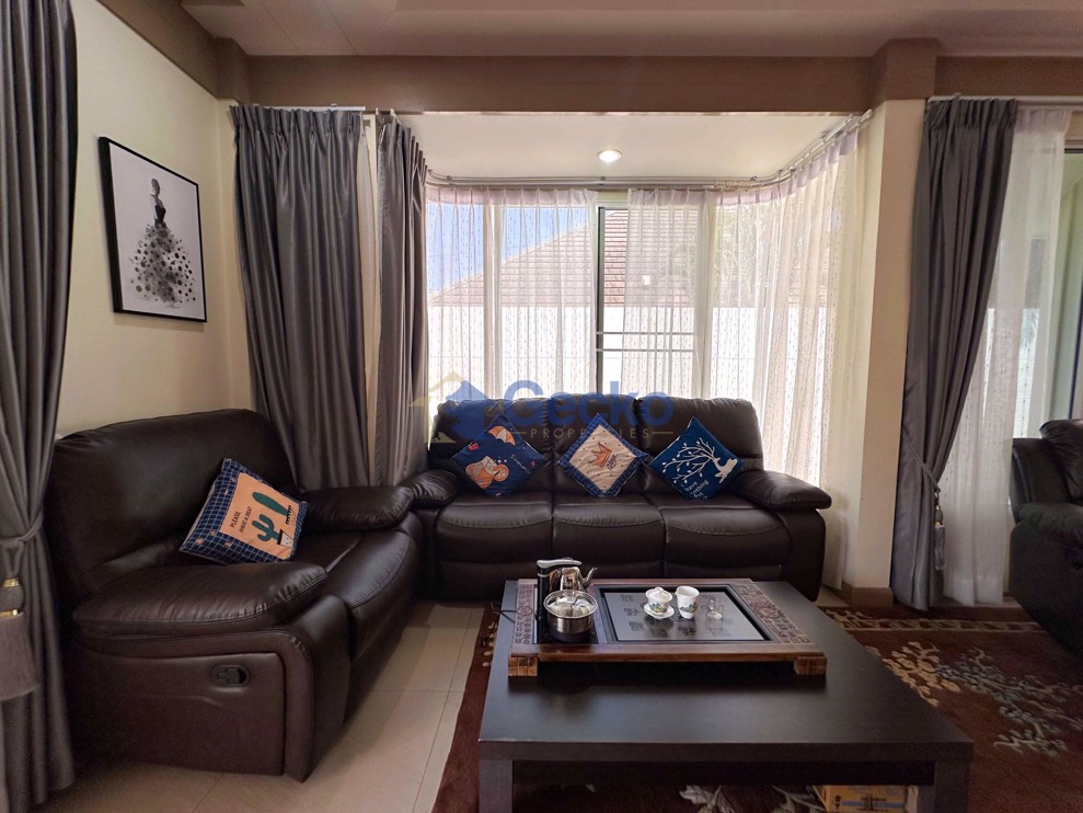 3 ห้องนอน บ้าน in Thai Charming Home  พัทยาตะวันออก H011561 (Photo 3)
