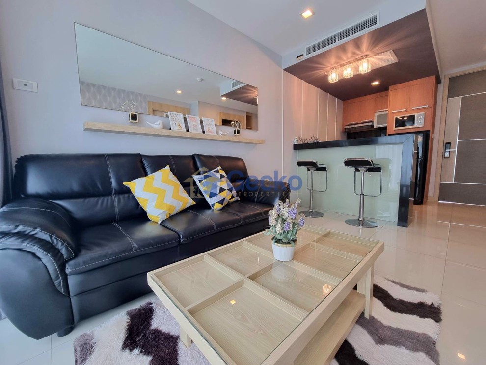 1 Bedroom Condo in Apus Condominium Central Pattaya C011576 (Photo 2)