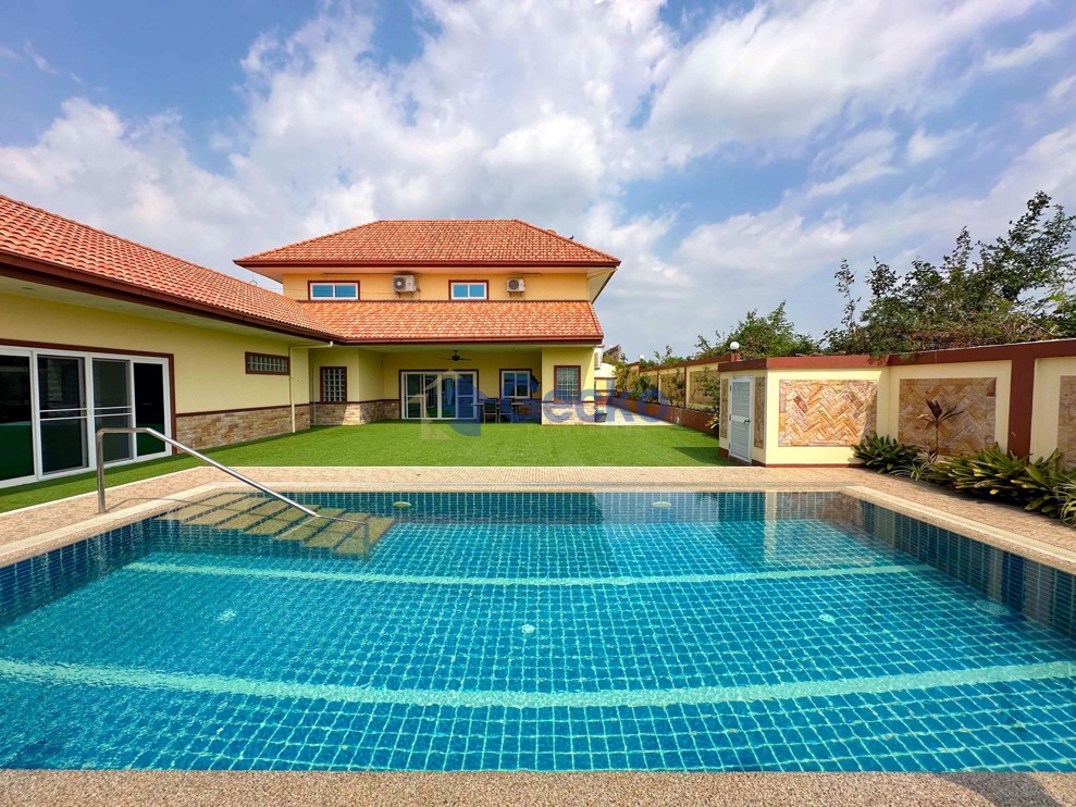 4 ห้องนอน บ้าน in Miami Villas  พัทยาตะวันออก H004600 (Photo 3)