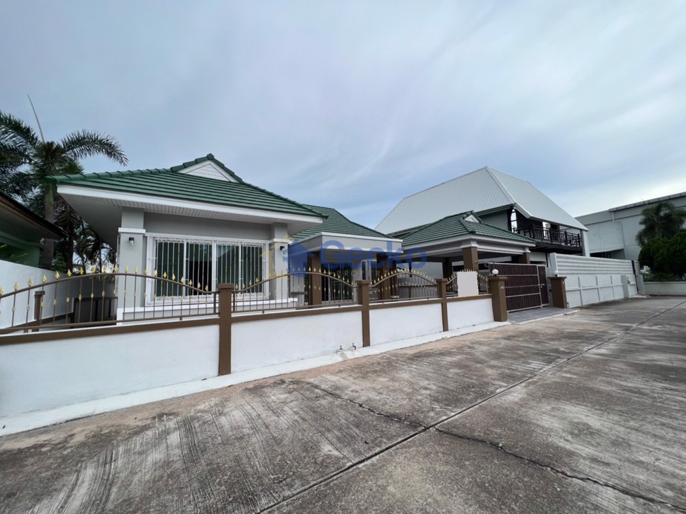 3 ห้องนอน บ้าน in Ponthep 2  พัทยาตะวันออก H011582 (Cover Photo)