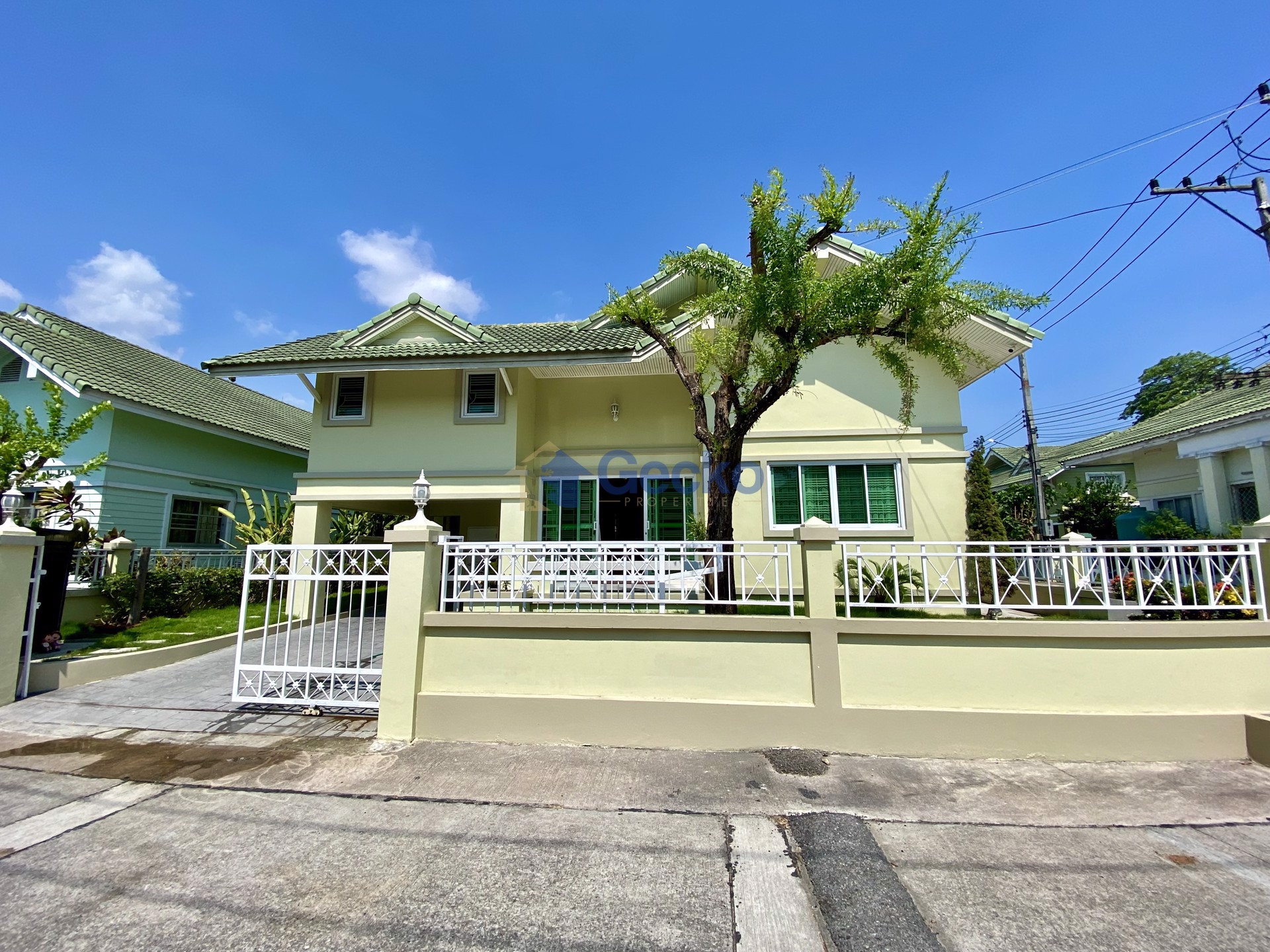 3 Bedrooms House in Baan Chalita  Na Kluea H011592