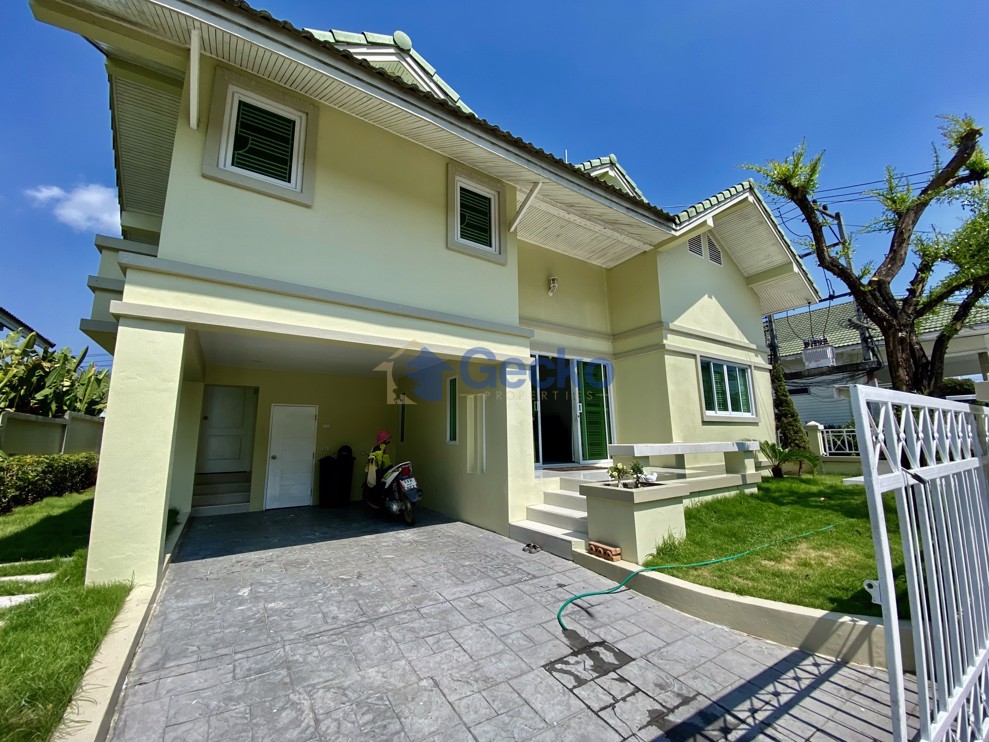 3 Bedrooms House in Baan Chalita  Na Kluea H011592 (Photo 1)