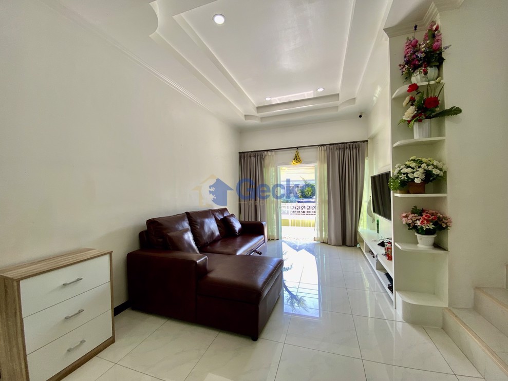 3 Bedrooms House in Baan Chalita  Na Kluea H011592 (Photo 3)