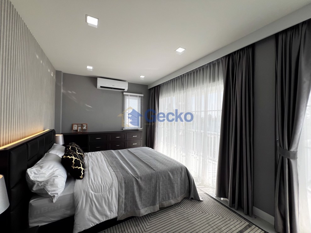 3 Bedrooms House in Lakeside Court  East Pattaya H011293 (Photo 2)