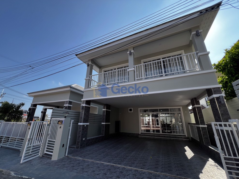 3 Bedrooms House in Lakeside Court  East Pattaya H011293 (Cover Photo)