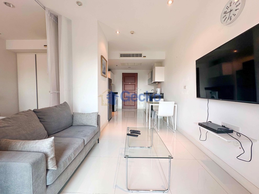 1 Bedroom Condo in The Axis  South Pattaya C011559 (Photo 3)