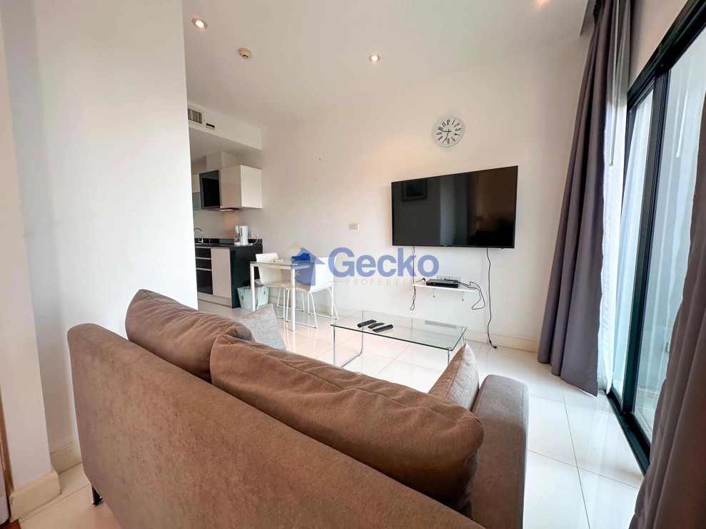 1 Bedroom Condo in The Axis  South Pattaya C011559 (Photo 4)
