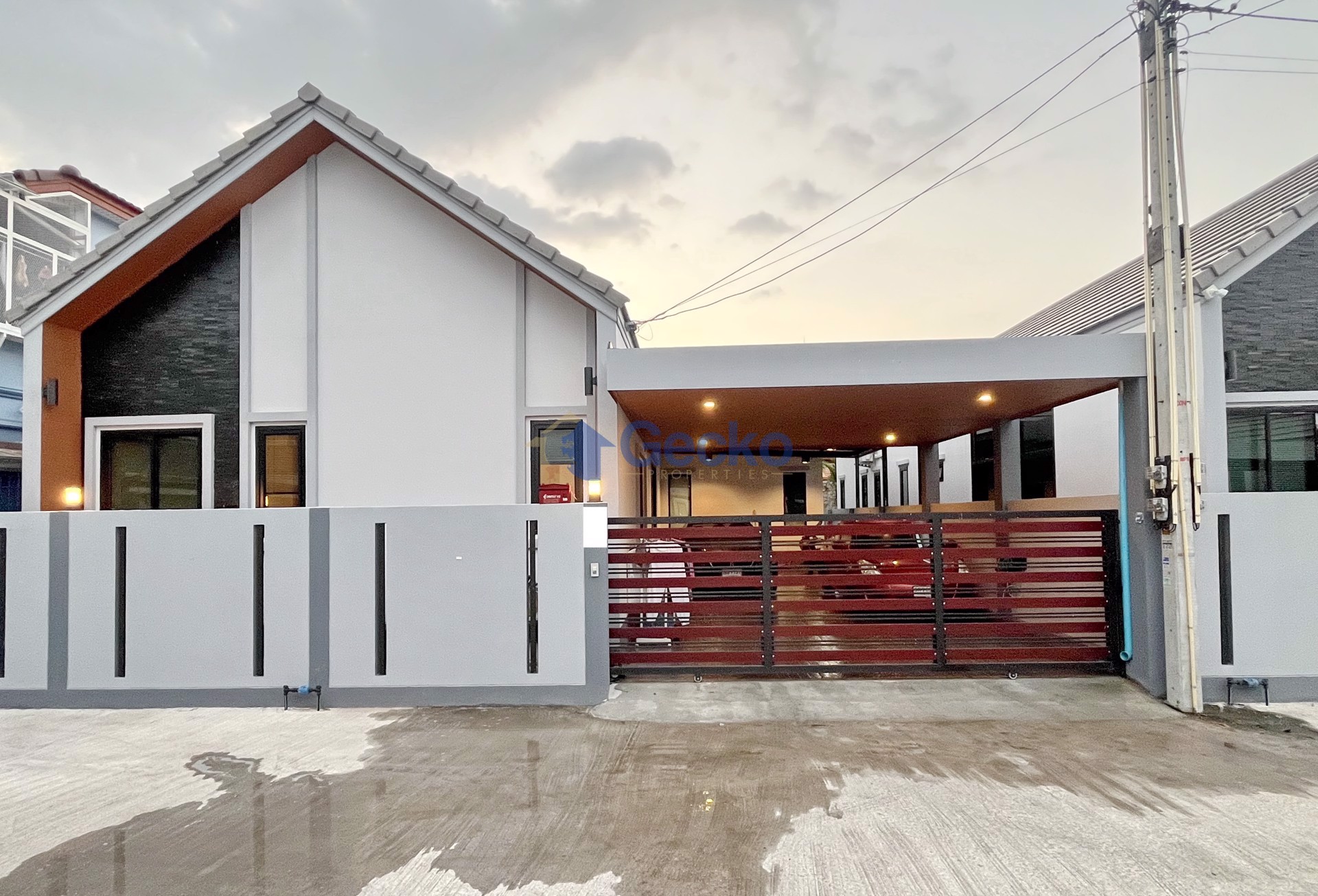 3 Bedrooms House  East Pattaya H011605
