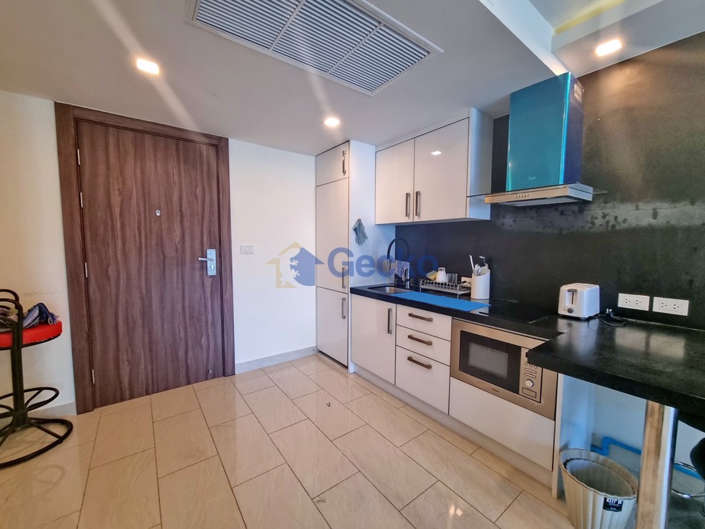 1 Bedroom Condo in Grand Avenue Central Pattaya C011606 (Photo 3)