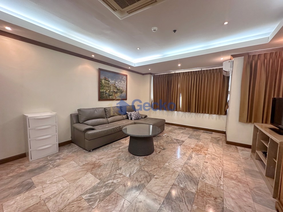 1 Bedroom Condo in Nova Atrium Central Pattaya C011607 (Photo 1)