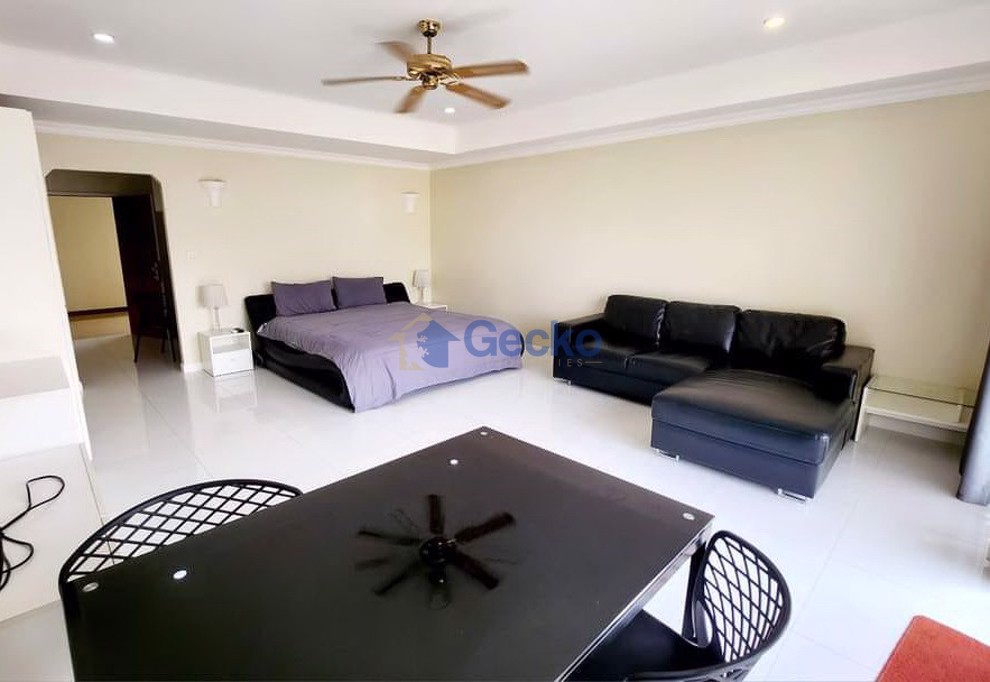 Studio Condo in View Talay Residence 3 Jomtien C011617 (Photo 2)