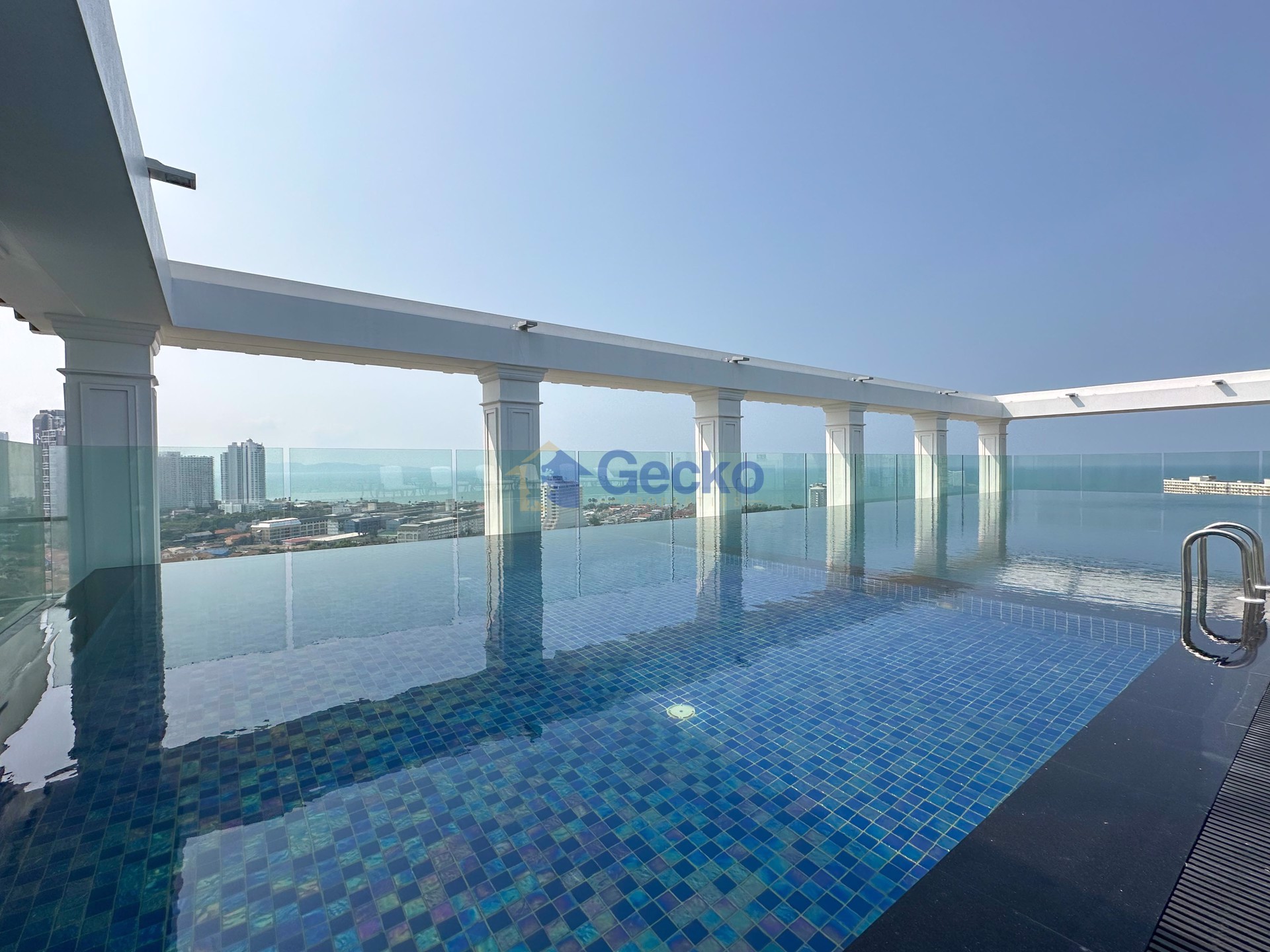 1 Bedroom Condo in Empire Tower Pattaya Jomtien C011619