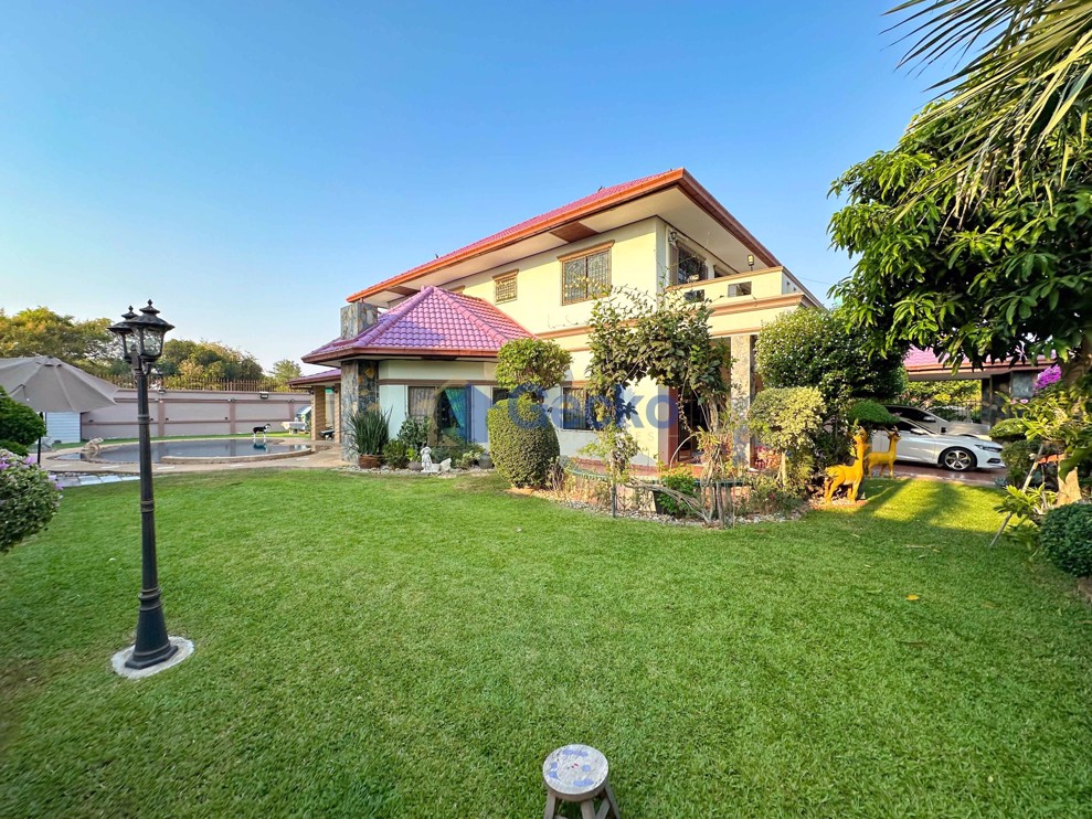 5 ห้องนอน บ้าน in Pattaya Land & House  พัทยาตะวันออก H011620 (Photo 1)