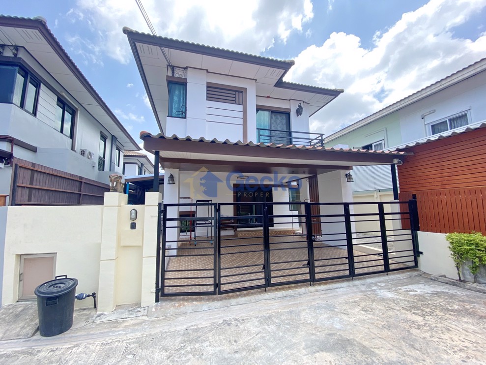 3 Bedrooms House in Far Greenery Village  North Pattaya H011625 (Cover Photo)