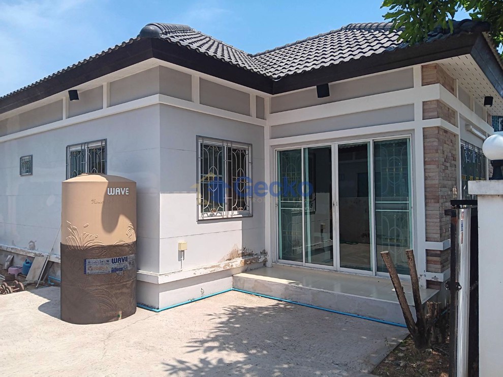 2 Bedrooms House in Rattanakorn village 24  Pattaya H011628 (Photo 2)