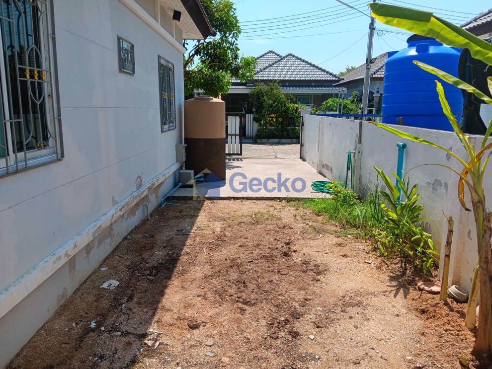 2 Bedrooms House in Rattanakorn village 24  Pattaya H011628 (Photo 4)