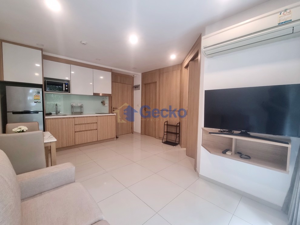 1 Bedroom Condo in City Garden Tropicana Wongamat C011634 (Photo 2)