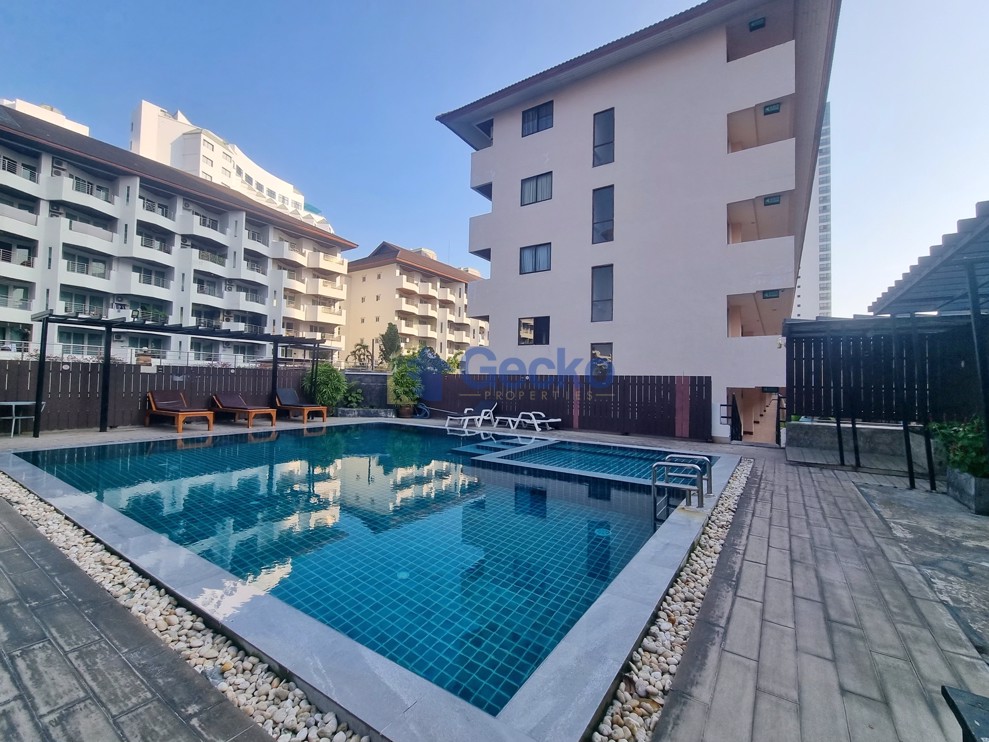Pattaya Height Condominium (Cover Photo)