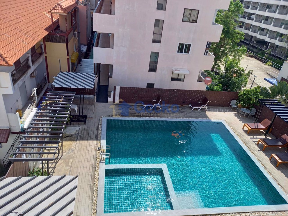 Pattaya Height Condominium (Photo 1)