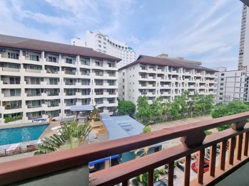 2 Bedrooms Condo in Pattaya Height Condominium Jomtien C011638
